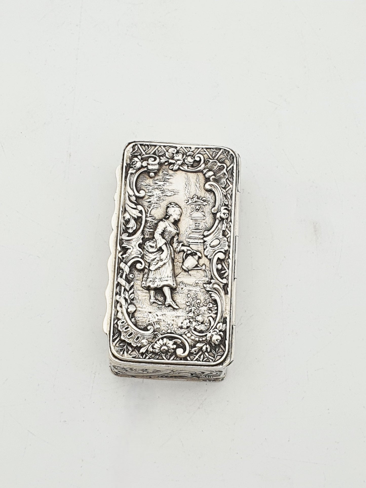 Antique Victorian Sterling Silver Repoussé Snuff Box With Gilt Interior - 1900