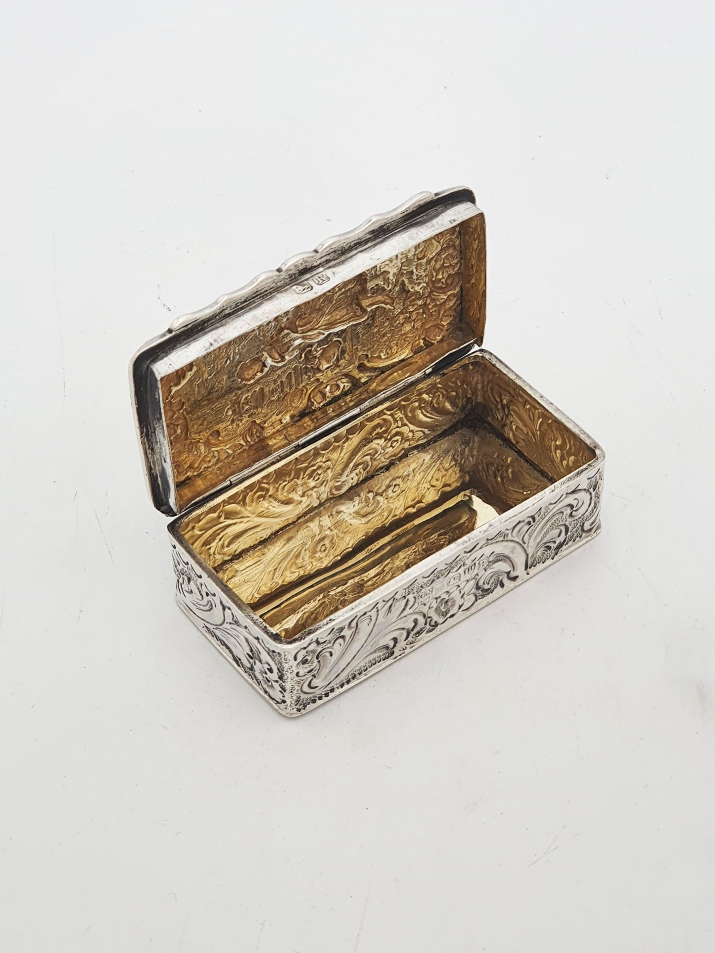 Antique Victorian Sterling Silver Repoussé Snuff Box With Gilt Interior - 1900