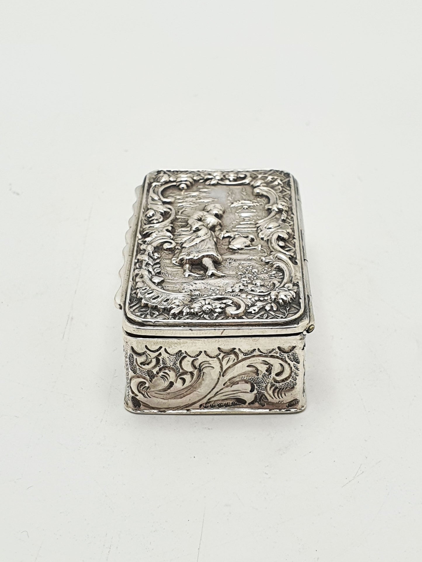 Antique Victorian Sterling Silver Repoussé Snuff Box With Gilt Interior - 1900