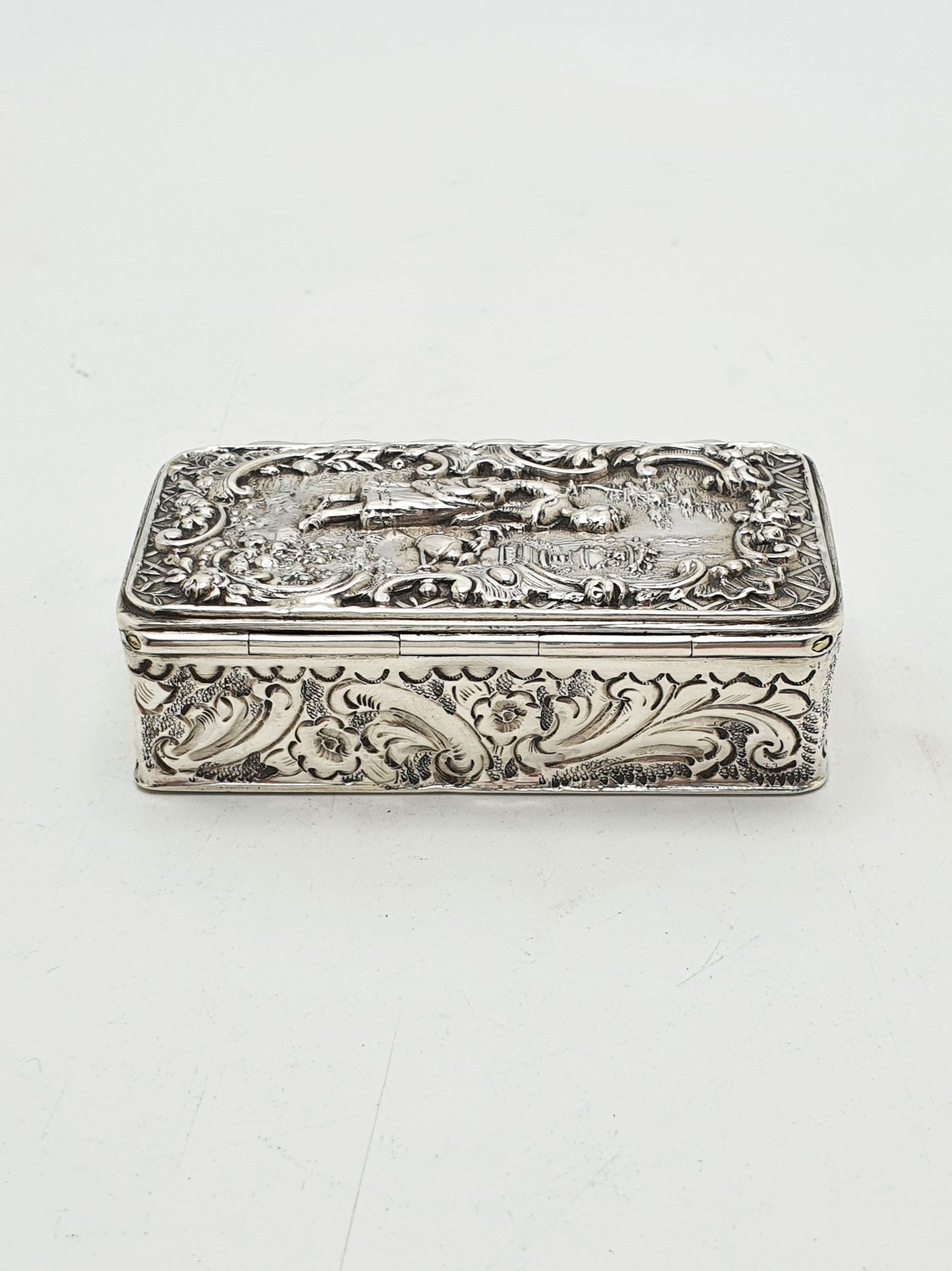Antique Victorian Sterling Silver Repoussé Snuff Box With Gilt Interior - 1900