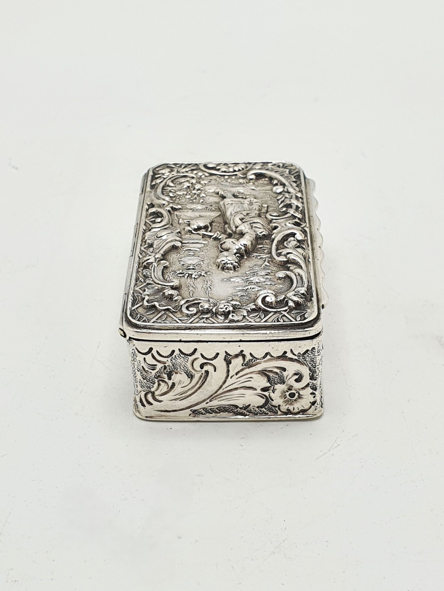 Antique Victorian Sterling Silver Repoussé Snuff Box With Gilt Interior - 1900