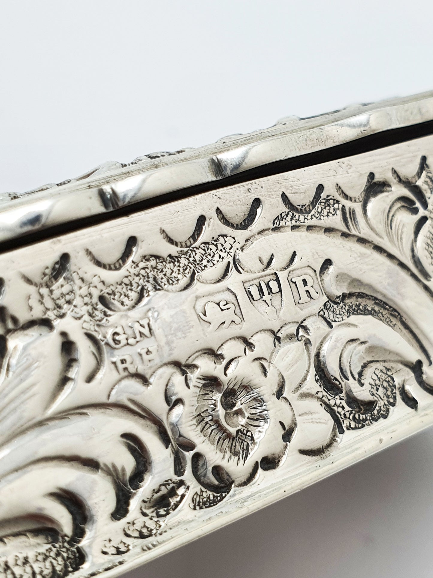 Antique Victorian Sterling Silver Repoussé Snuff Box With Gilt Interior - 1900