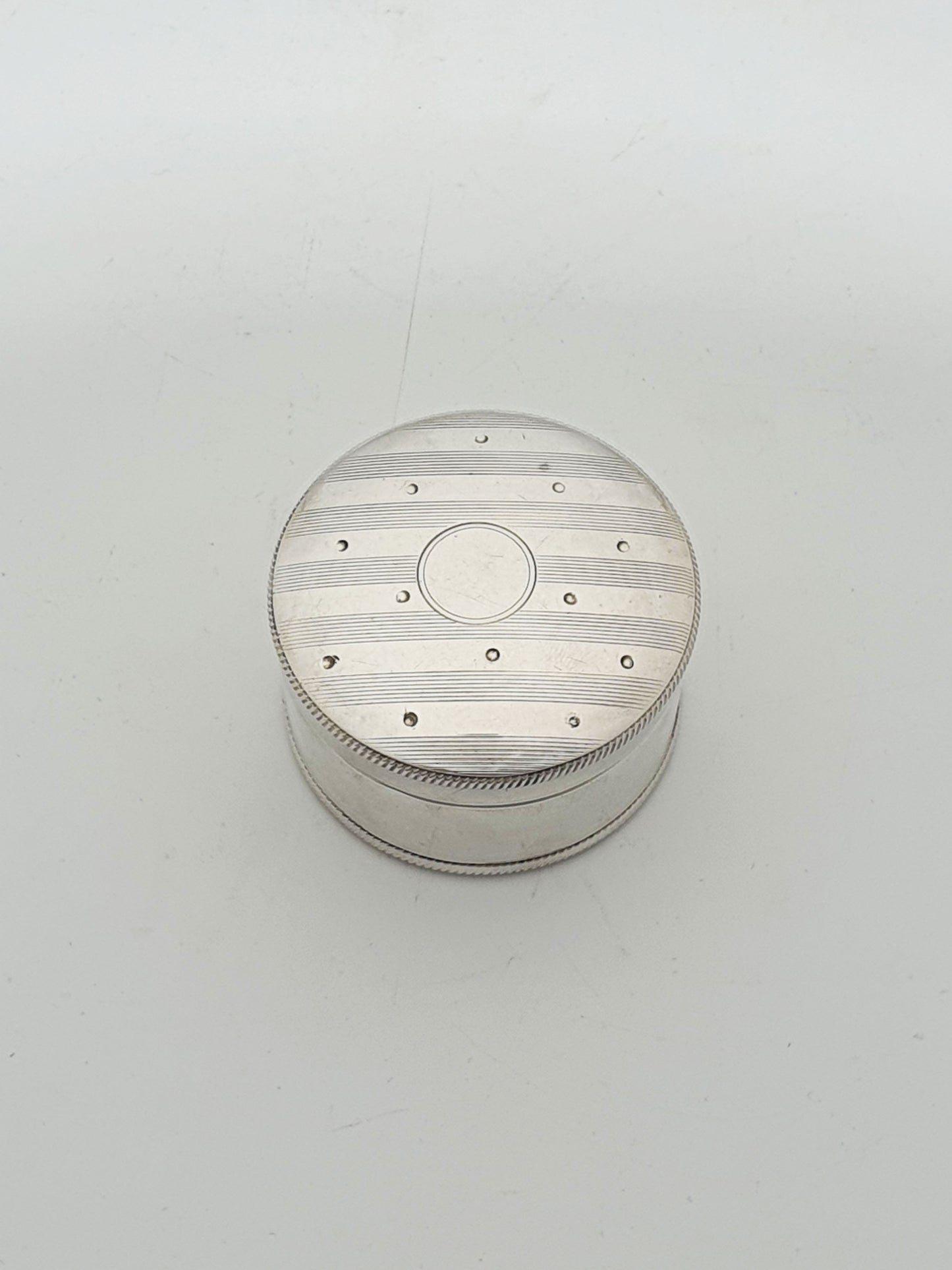 Antique George V Sterling Silver Engine Turned Round Pill Box - 1917