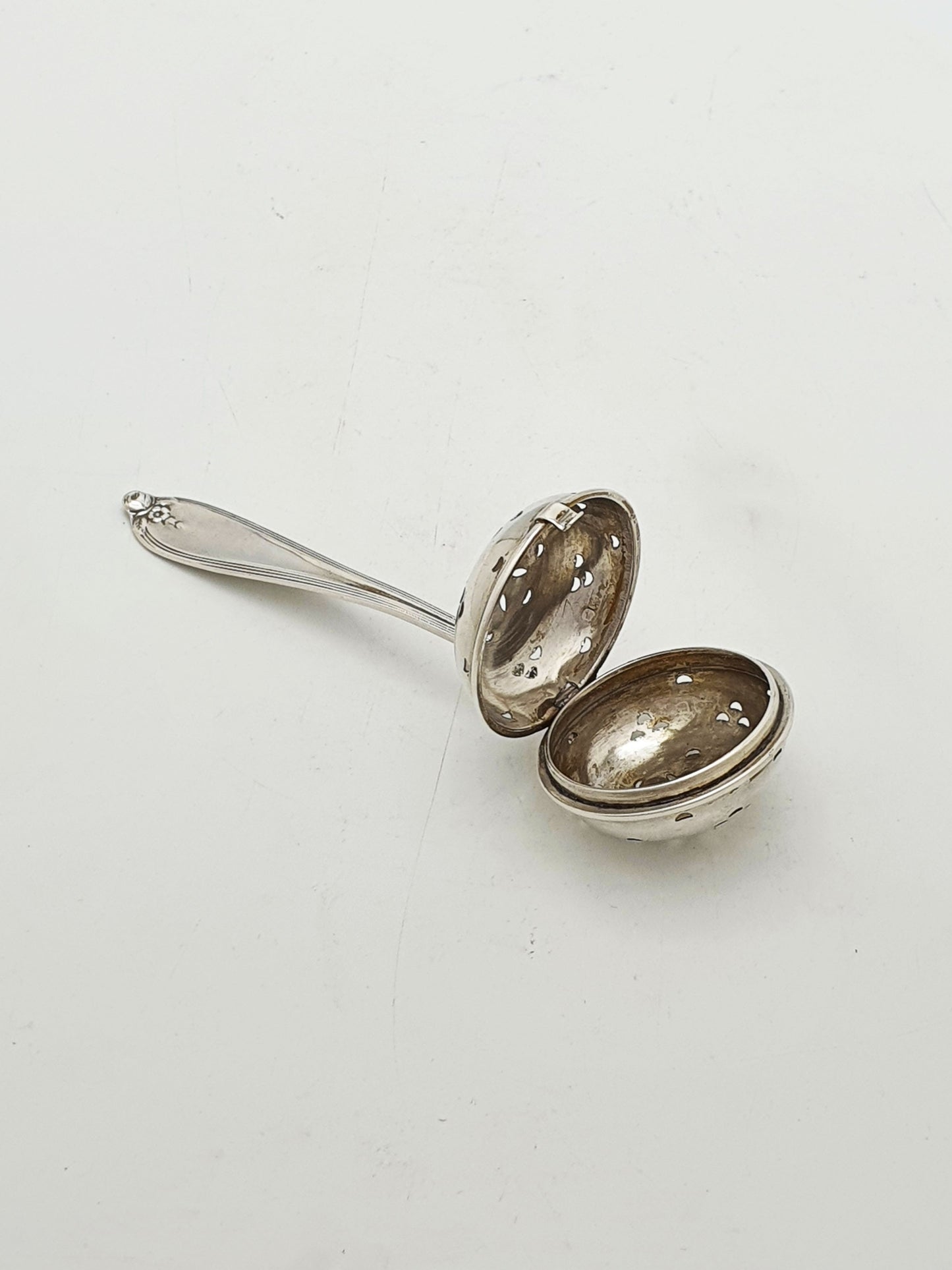 Antique George V Sterling Silver Hinged Tea Infuser Spoon - 1922