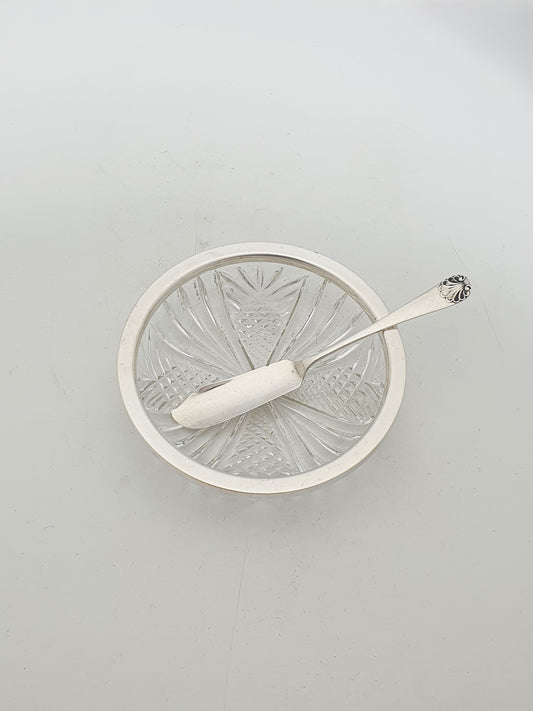 Elizabeth II Sterling Silver Mounted Cut Glass Butter Dish And Spreader - 1979