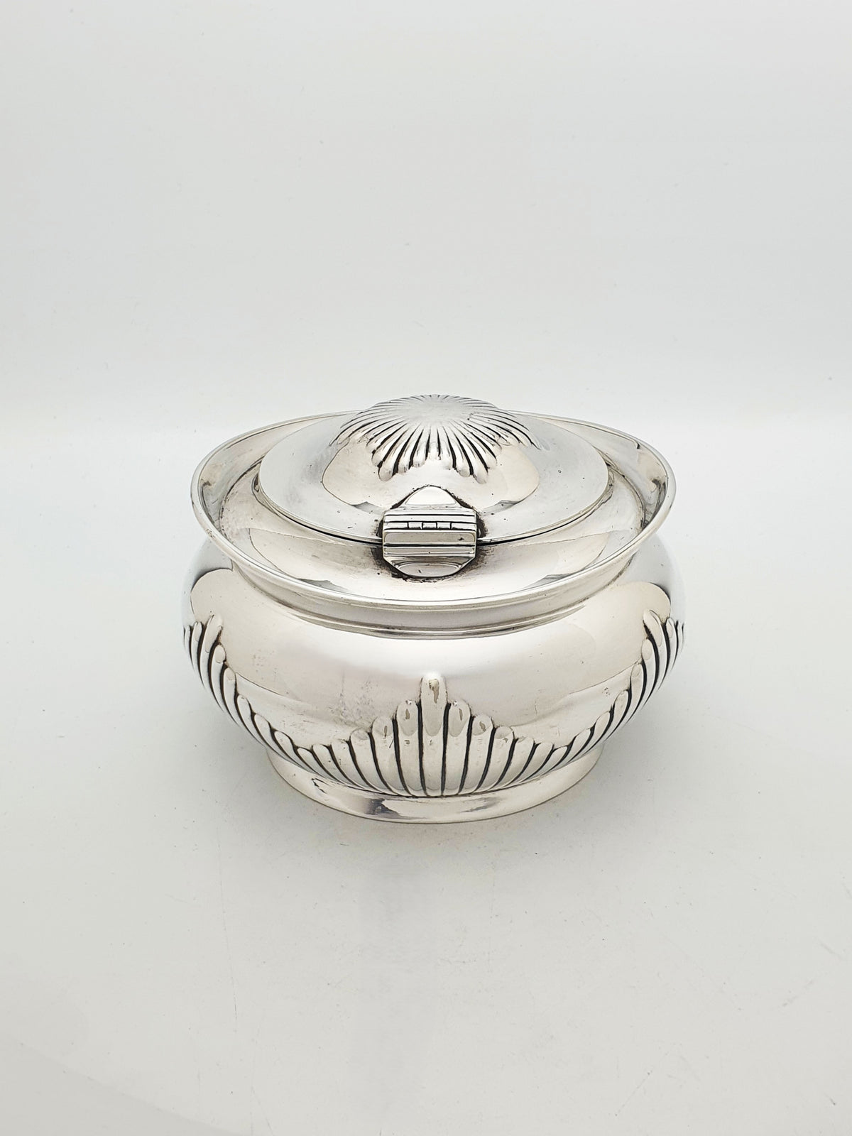 Antique Elkington Silver Plated Tea Caddy With Shell Caddy Spoon - 1908