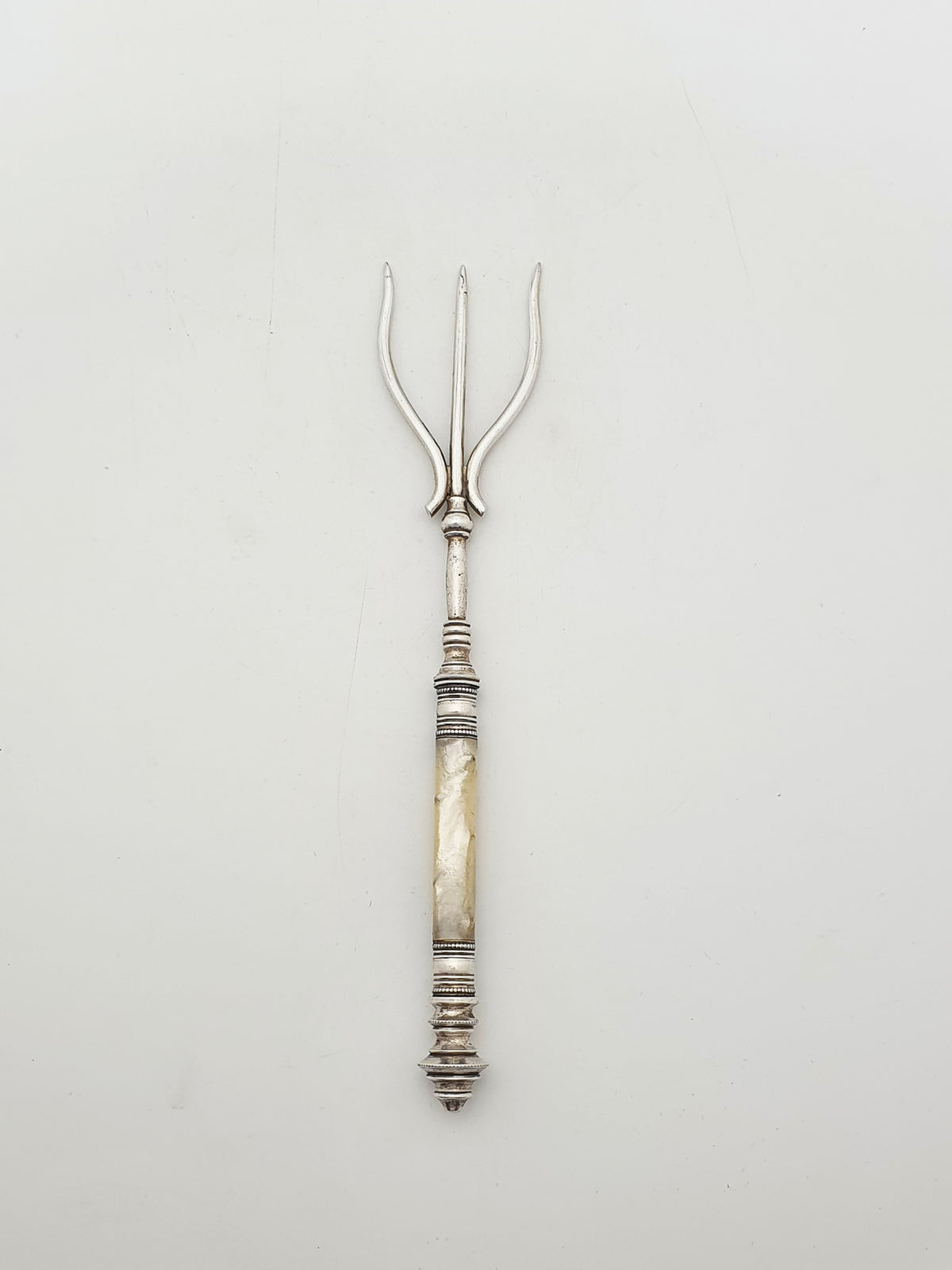 Antique Walker & Hall Silver Plated Bread Basket With Mother Of Pearl Fork – circa 1905