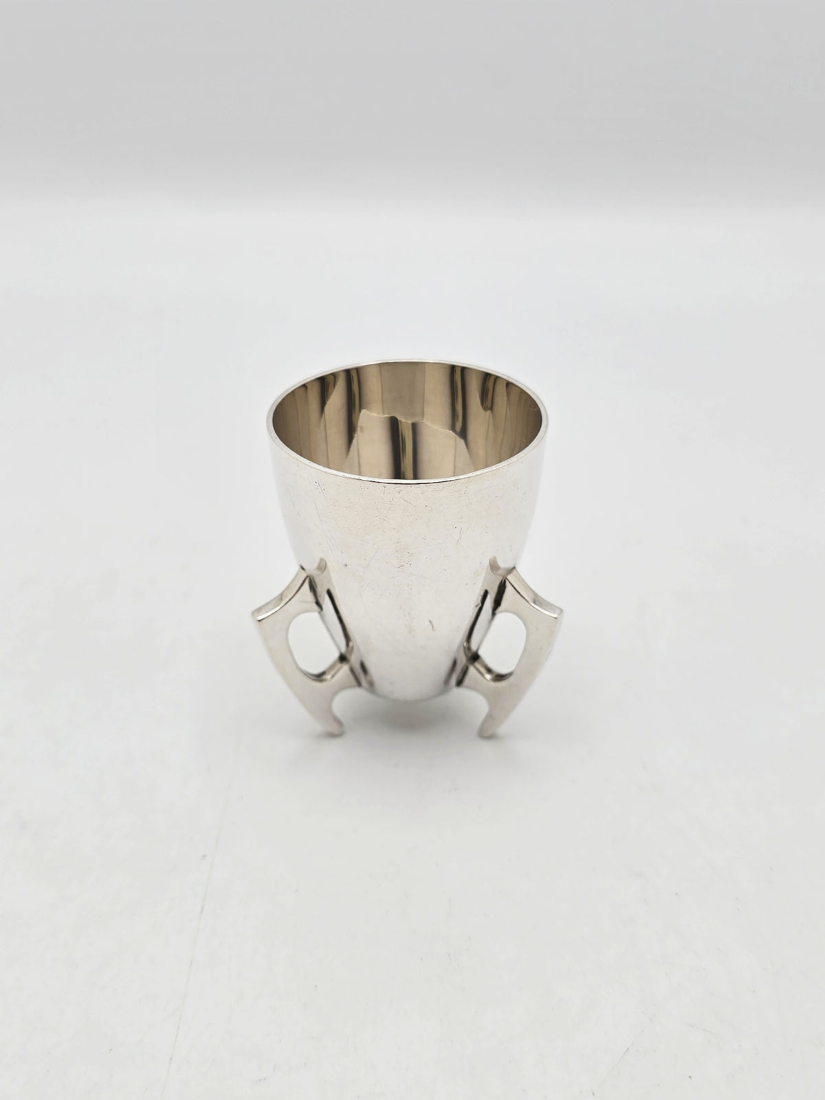 Unusual Art Deco Sterling Silver Tripod Egg Cup – Chester, 1924