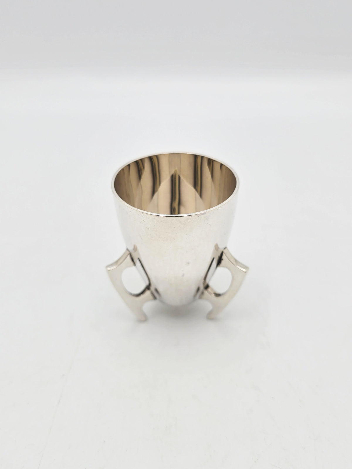 Unusual Art Deco Sterling Silver Tripod Egg Cup – Chester, 1924