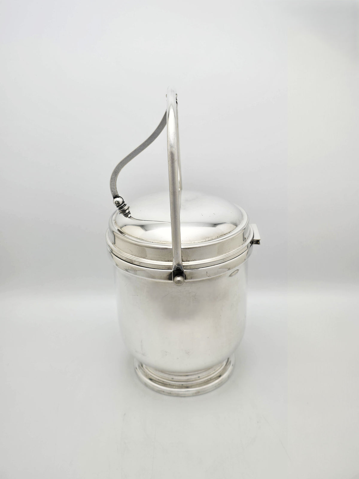 Vintage Silver Plated Ice Bucket with Amber Glass Liner and Hinged Lid – circa 1960