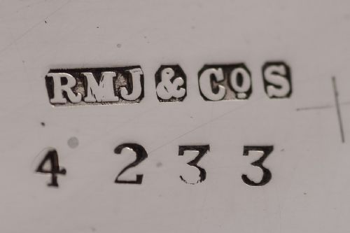 Lovely Victorian pierced and engraved silver plated salver/tray.