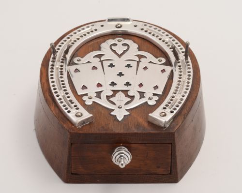 Lovely Victorian Horse shoe shaped cribbage board by Daniel & Arter