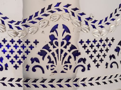 Edwardian Silver plated champagne bucket.