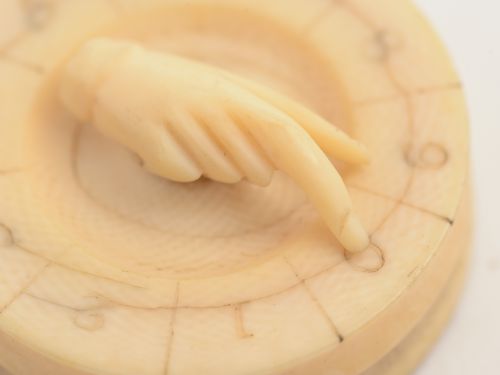 A Pair Victorian carved Ivory Whist Markers