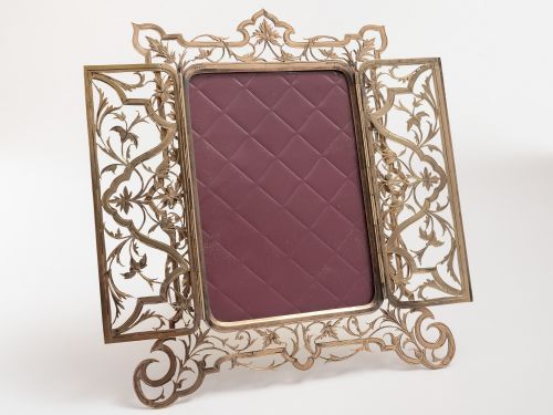 Victorian 2 door brass photo frame