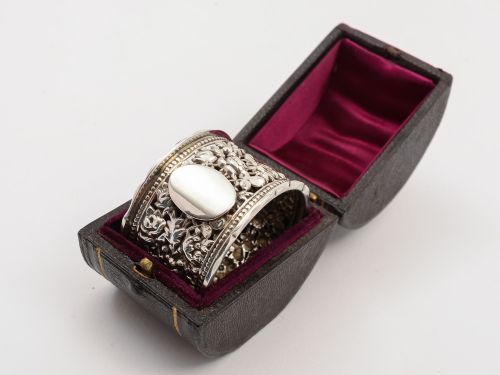 Victorian Cased Silver Napkin Ring 1898