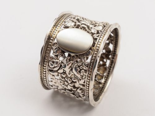 Victorian Cased Silver Napkin Ring 1898