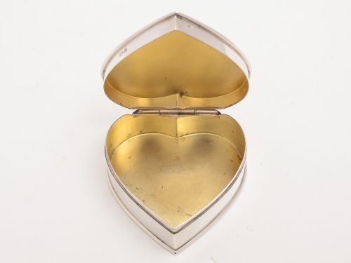 Edwardian Silver Heart Shaped Trinket Box Chester 1904