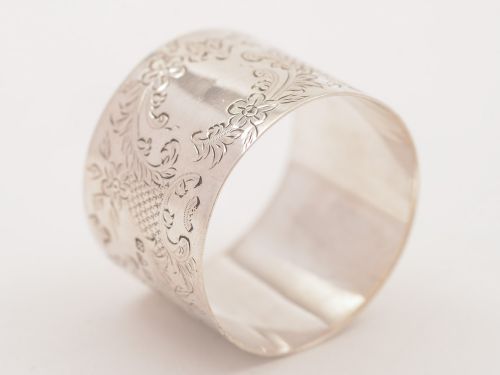 Cased Victorian Silver Napkin Ring Chester 1900