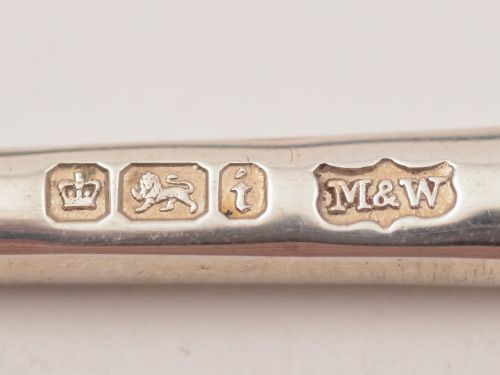 Cased Pair of Edwardian Silver Butter Knives Sheffield 1901