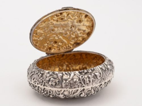 Victorian Embossed Silver Snuff Box London 1891