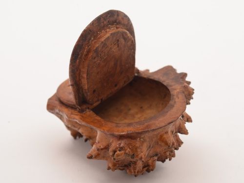 Victorian Burr Walnut Snuff Box Circa 1890