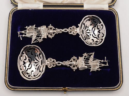 20th Century Dutch Pair of Cased Silver Serving Spoons 1912