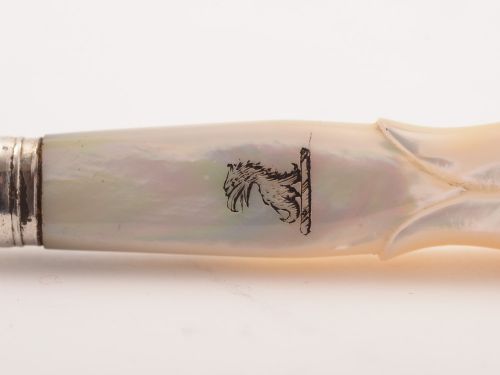 Set of 6 Cased Silver and Mother of Pearl Knives Sheffield 1919