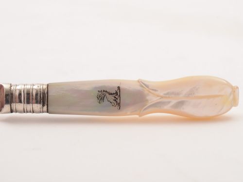 Set of 6 Cased Silver and Mother of Pearl Knives Sheffield 1919