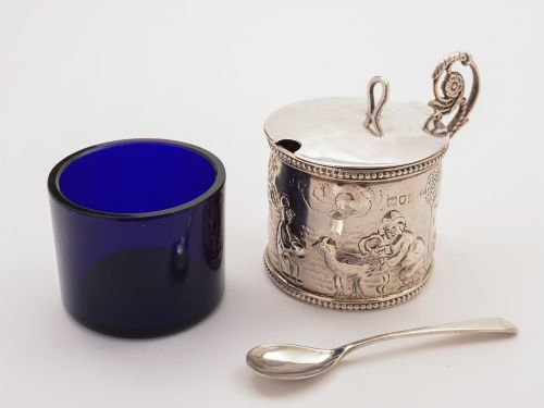 Victorian Silver Drum Shaped Mustard Pot London 1898