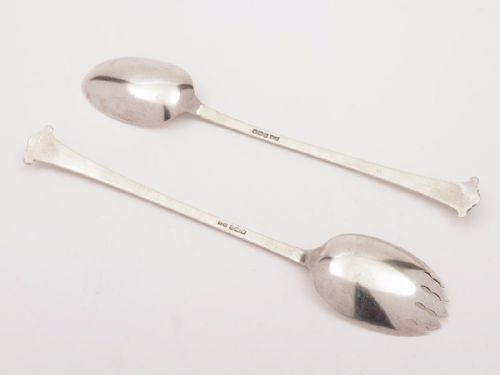 Pair of Onslow Pattern Silver Salad Servers Sheffield 1921