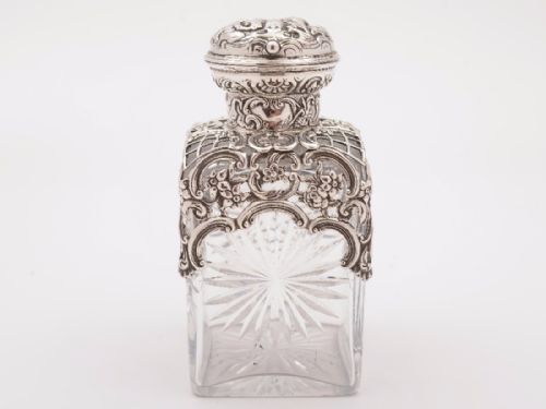 Early 20th Century Silver Topped Scent Bottle London 1901