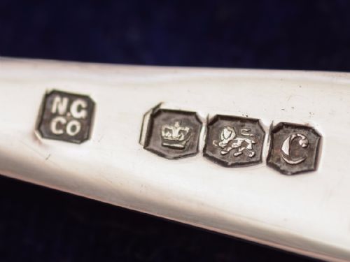 Cased Silver Butter Shell and Knife Birmingham 1920