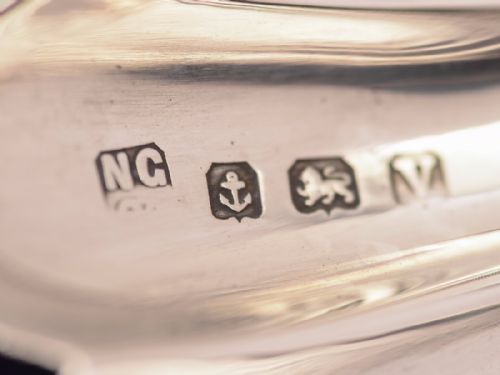 Cased Silver Butter Shell and Knife Birmingham 1920