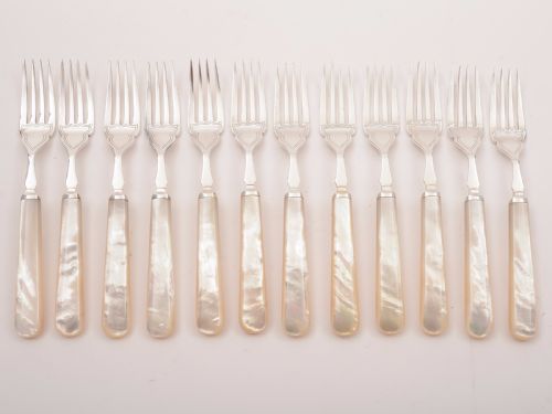Edwardian Cased Mother of Pearl Fish Set Circa 1905