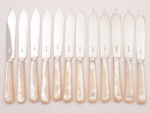 Edwardian Cased Mother of Pearl Fish Set Circa 1905