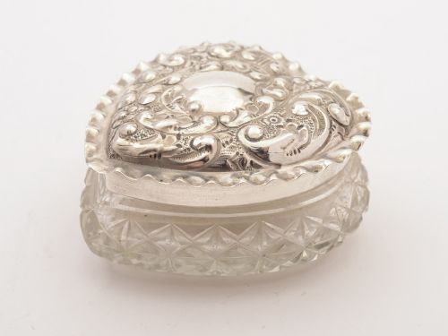 Edwardian Heart Shaped Silver Lidded Box Birmingham 1901