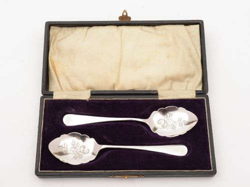 Cased Pair of Silver Preserve Spoons Sheffield 1912