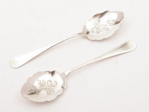 Cased Pair of Silver Preserve Spoons Sheffield 1912