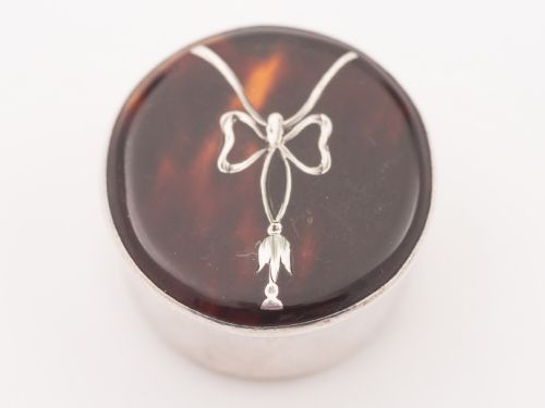 Silver and Tortoise Shell Pill Box Chester 1911