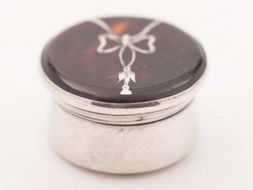 Silver and Tortoise Shell Pill Box Chester 1911
