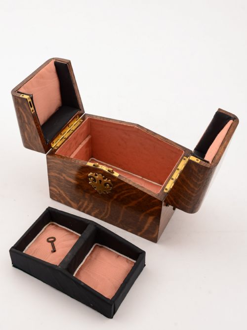 Gorgeous Edwardian Oak Jewellery Box Circa 1905
