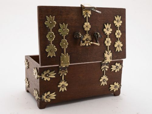 Stunning Victorian Oak and Brass Cigar Box Circa 1890