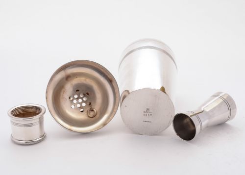 Superb Art Deco Silver Plated Cocktail Shaker Circa 1930