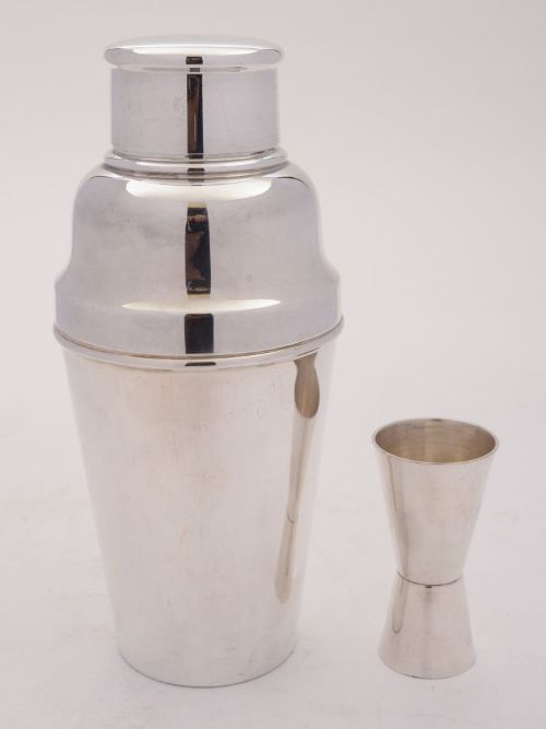 Superb Art Deco Silver Plated Cocktail Shaker Circa 1930