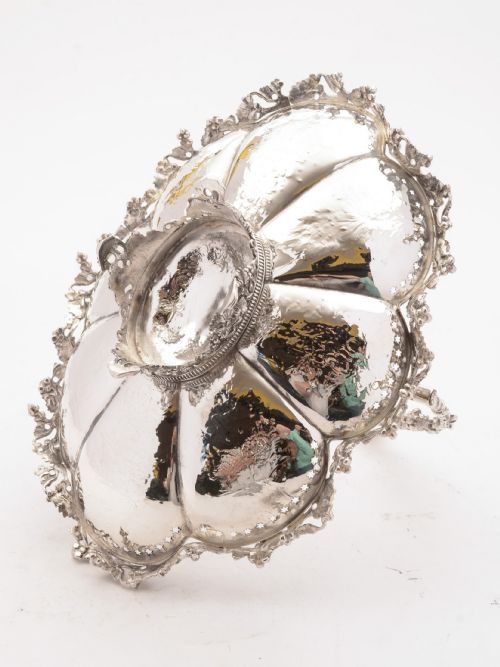 Pretty Victorian silver plated serving basket. circa 1860