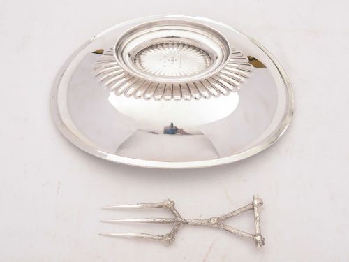 Super Victorian Elkington Silver Plated Bread Dish. 1883