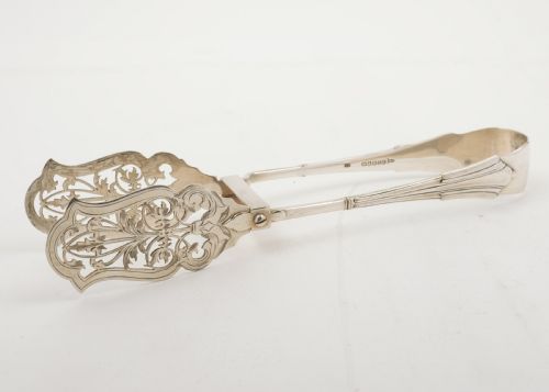 Attractive pair of Victorian Silver Plated Serving Tongs - circa 1890