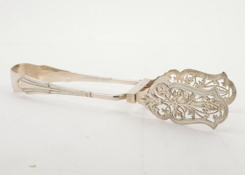 Attractive pair of Victorian Silver Plated Serving Tongs - circa 1890