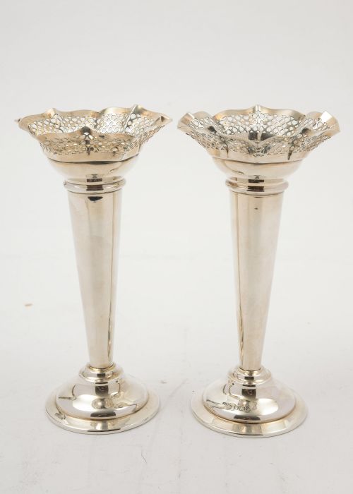 Lovely Pair of Edwardian Silver Vases - Sheffield 1906